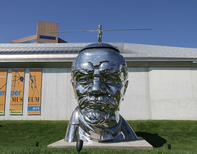 Ленин-торт, Ленин-гроб: чем стал мировой вождь для современного искусства