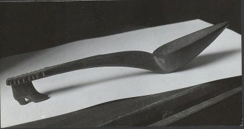 Ман Рей. Ложка-туфелька Андре Бретона, 1934