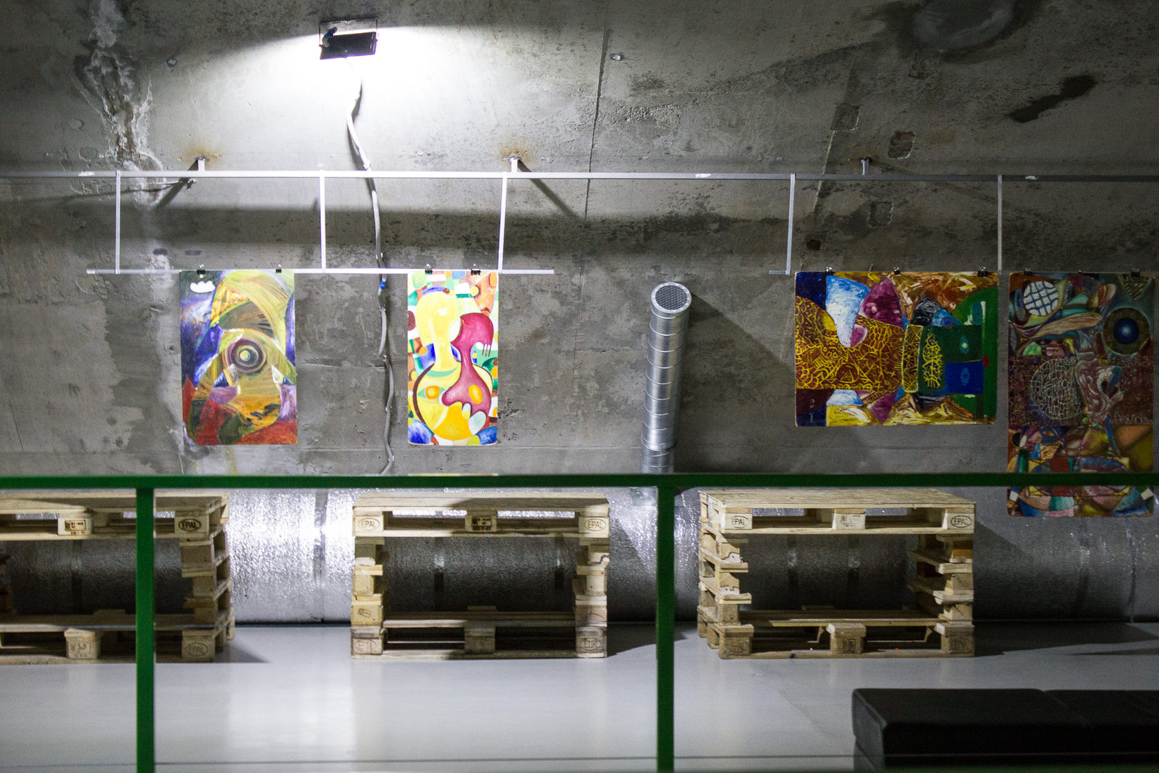 Выставка Олега Волова в&nbsp;<nobr>лофт-парке</nobr> «Подземка», Новосибирск, 2018.