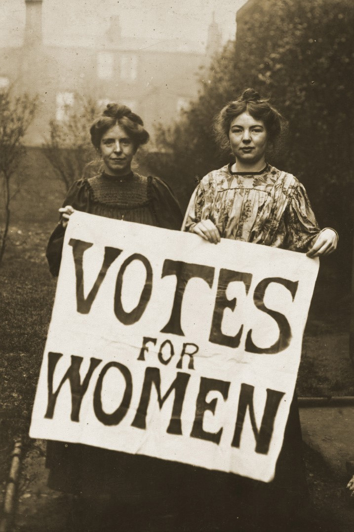 «Право голоса для женщин». Участницы Женского социально-политического союза Энни Кенни и&nbsp;Кристабель Панкхерст. 1908