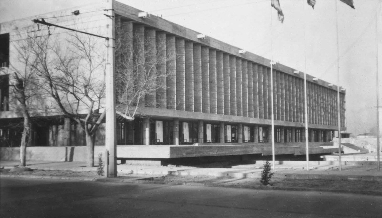 Библиотека Туркменской ССР имени Карла Маркса (1969-1974). Архитекторы: А.Р.&nbsp;Ахмедов,&nbsp;Б.А.&nbsp;Шпак, В.А.&nbsp;Алексеев.