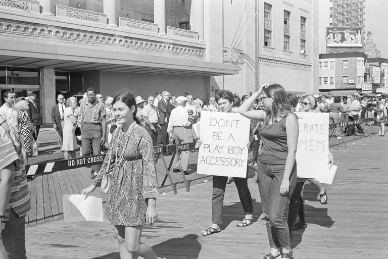 Demonstrators at the miss america pageant Bettmann Archive / Getty Images