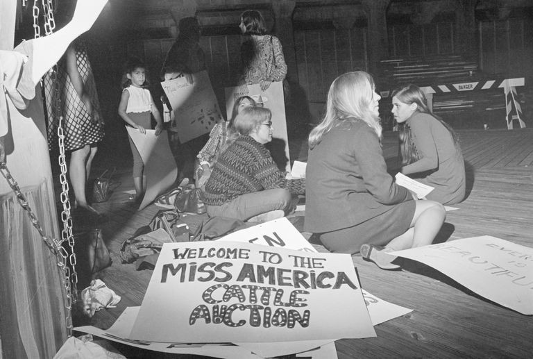 Demonstrators picketing miss america pageant Bettmann Archive / Getty Images