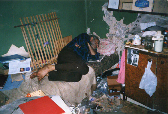 Иосиф Гинзбург в&nbsp;сквоте «Зеленая ветка», начало 2000&nbsp;г.&nbsp;Фото: Мартин Мартынов