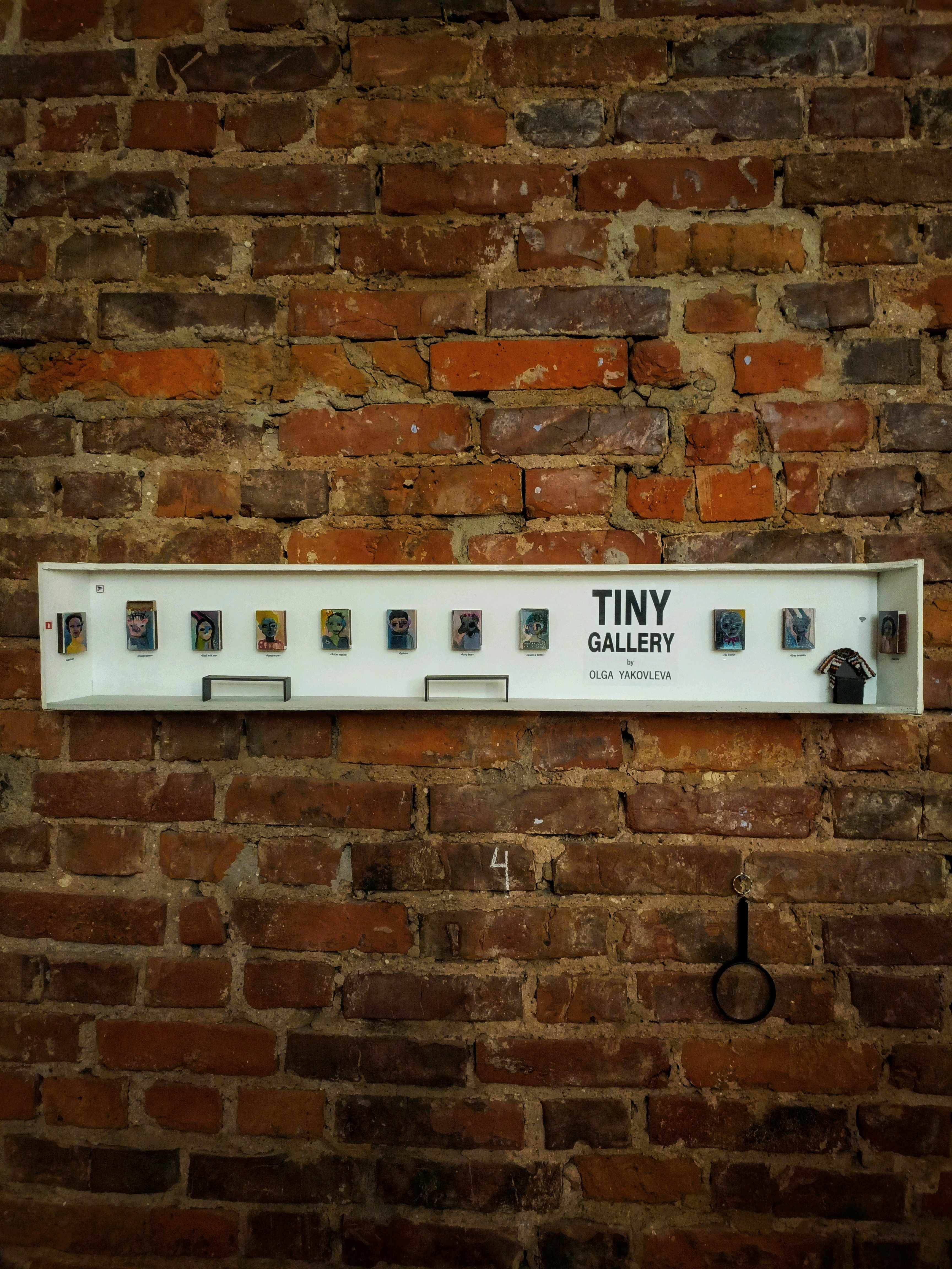 TINY GALLERY, Минск, 2024 г (фото инсталляции с персонального проекта, предоставлено автором)