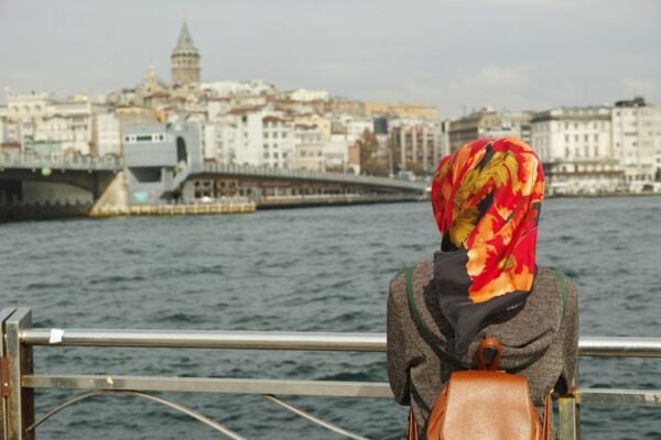 https://pixabay.com/photos/woman-only-alone-view-sea-2685867/