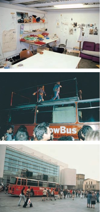 Воркшоп и&nbsp;Show Bus во&nbsp;время кампании против саммита Всемирного банка, Барселона, июнь 2001&nbsp;г.