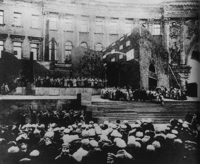 Реэнактмент взятия Зимнего дворца,1920. «Красные»