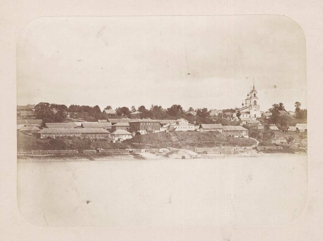 Вид со&nbsp;стороны реки на&nbsp;фабрику «Руно» и&nbsp;Георгиевскую церковь, конец XIX&nbsp;в.