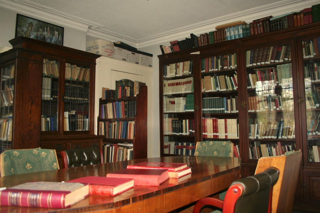 Библиотечная комната