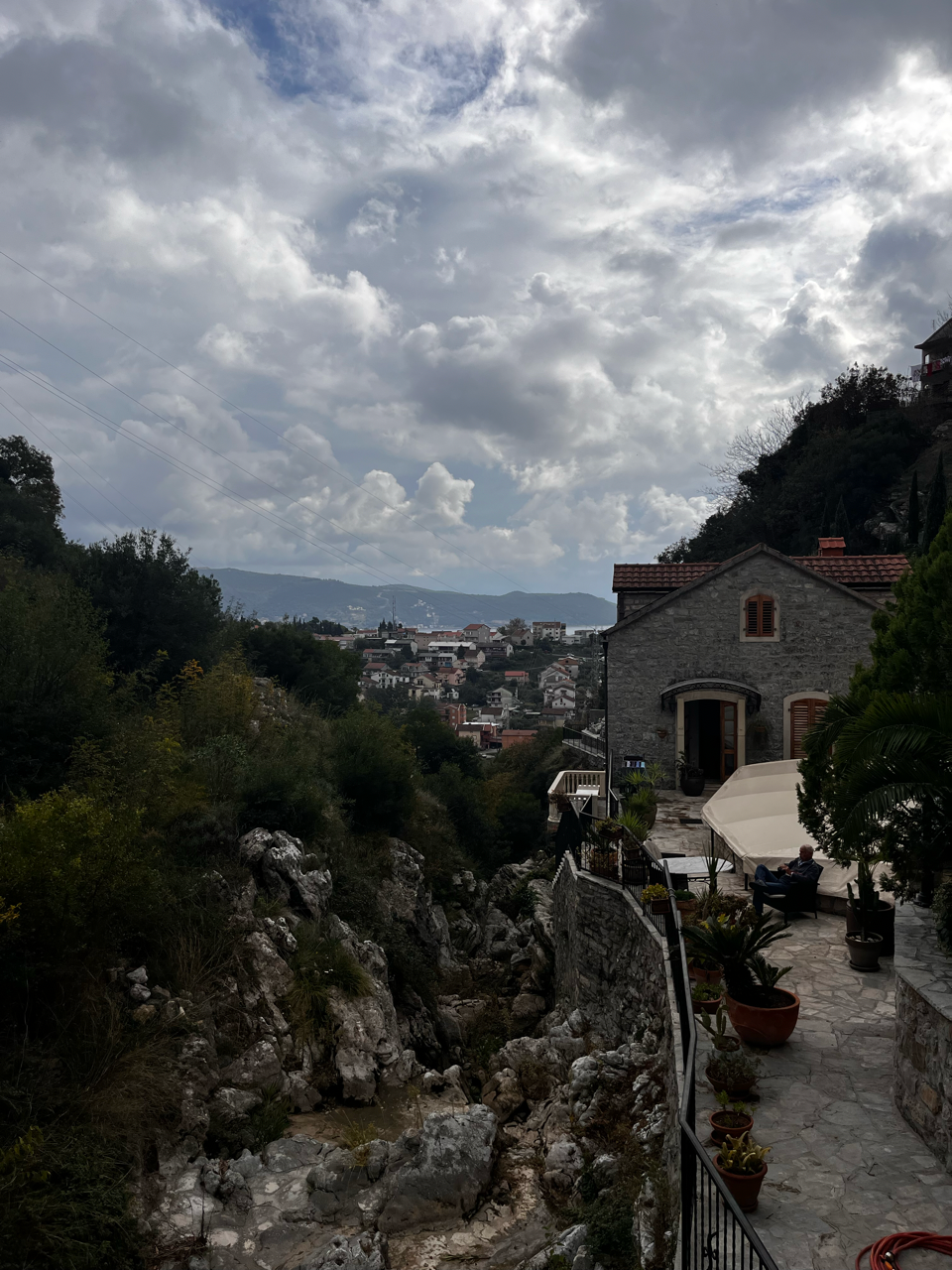 Херцег-Нови и балканский мужчина.