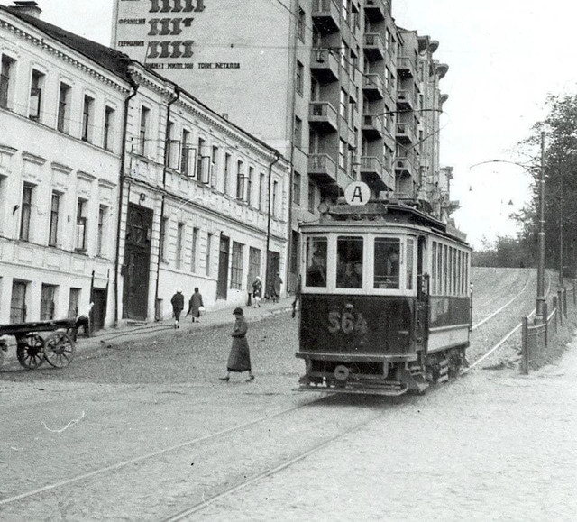 Люба Макаревская. Отрывки из книги "Март, октябрь, Мальва"