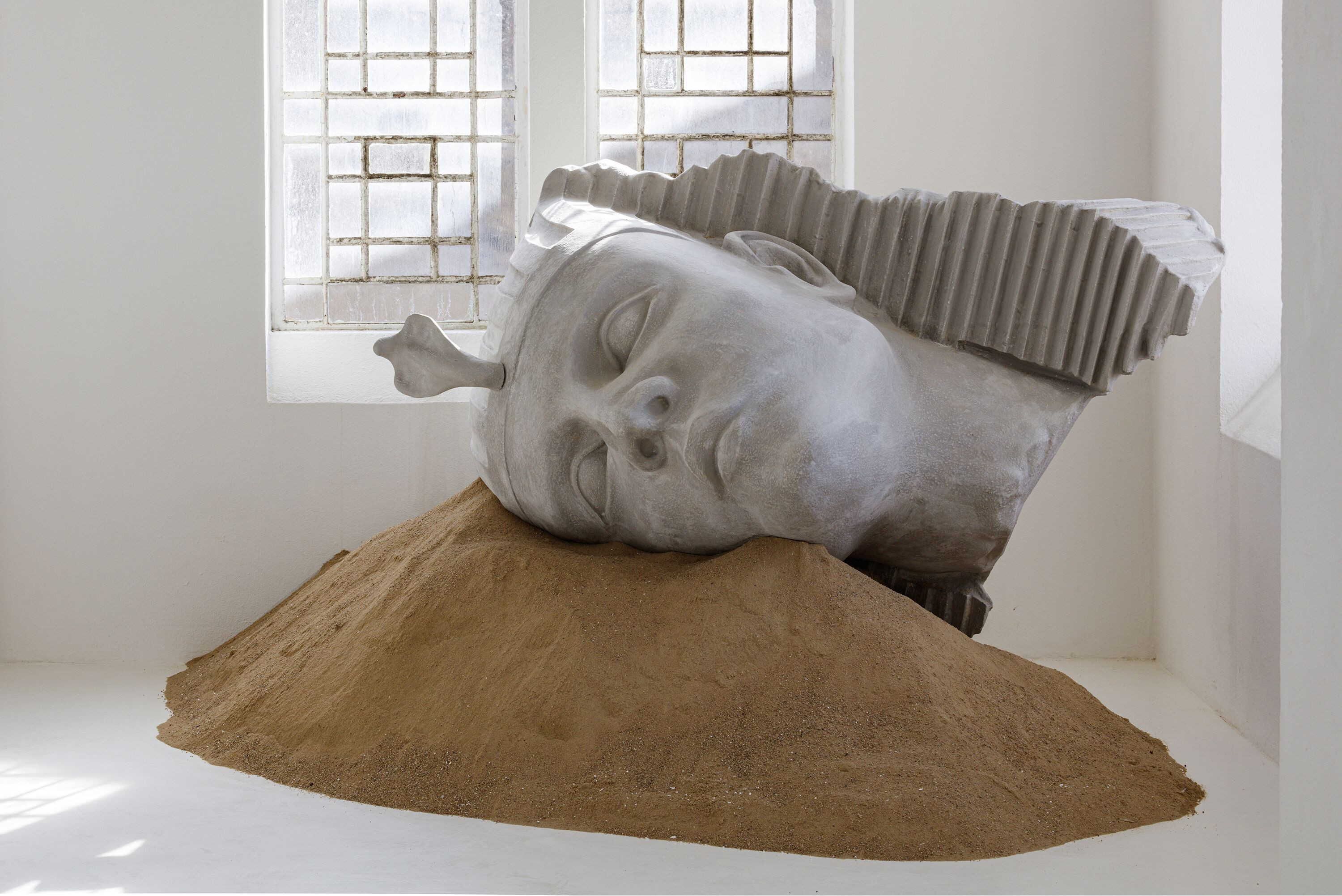 Zuzanna Czebatul, Their New Power (Head), 2020. Polystyrene, acrylic and sand, 160×110 x 120 cm. From the exhibition &#39;The Singing Dunes’, CAC-La synagogue de Delme