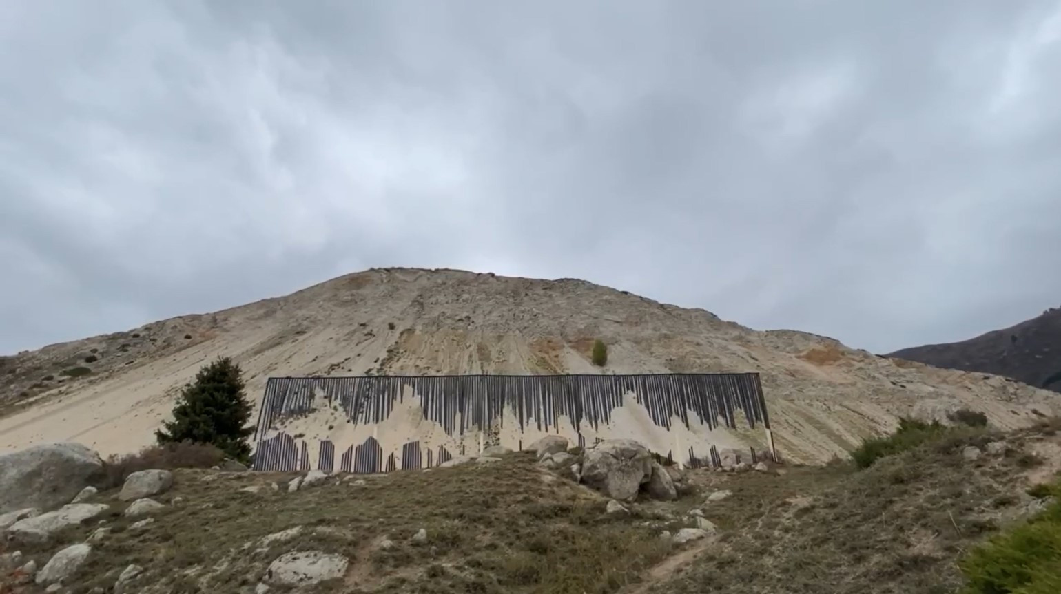 Жарылган-Тоо, sound kinetic installation, Алтын Капал(ова) [Altyn Kapal (ova)], Кина Юсуп(ова) [Kina Yusup (ova)], Аида Мусулманкул(ова) [Aida Musulmankul (ova)]