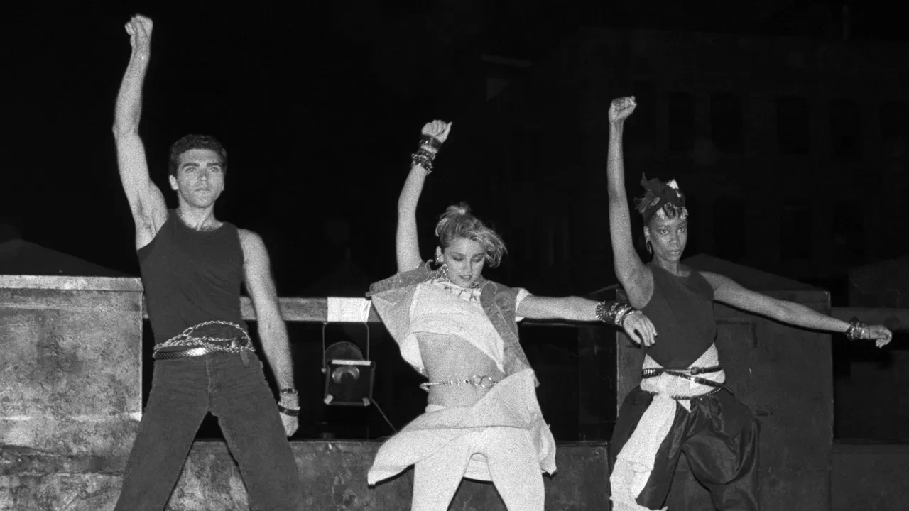 Мадонна на крыше клуба Danceteria, Нью-Йорк, 1983 год. Фото: Боб Груэн