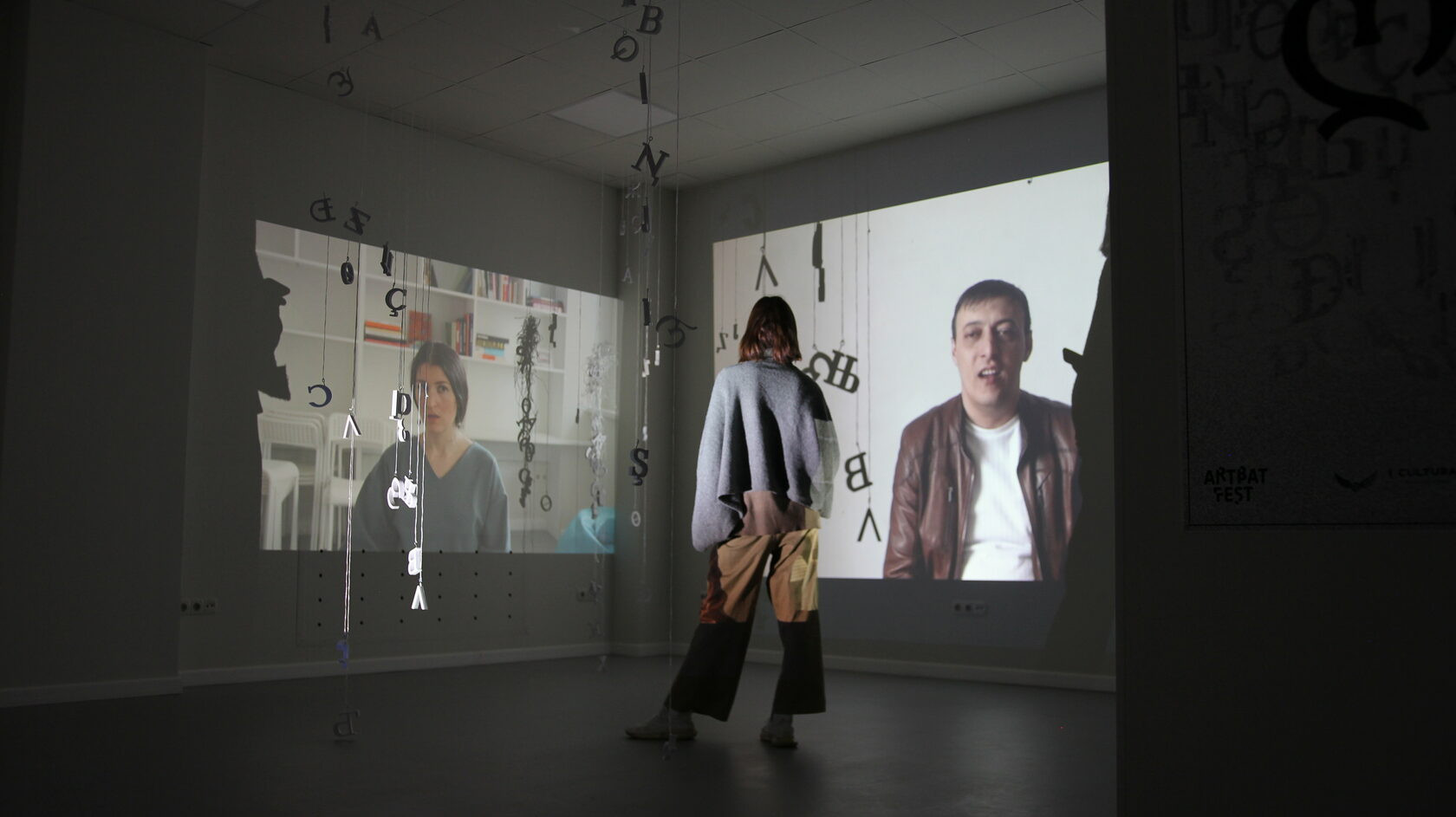 Фотография с выставки Ани. Отсюда.