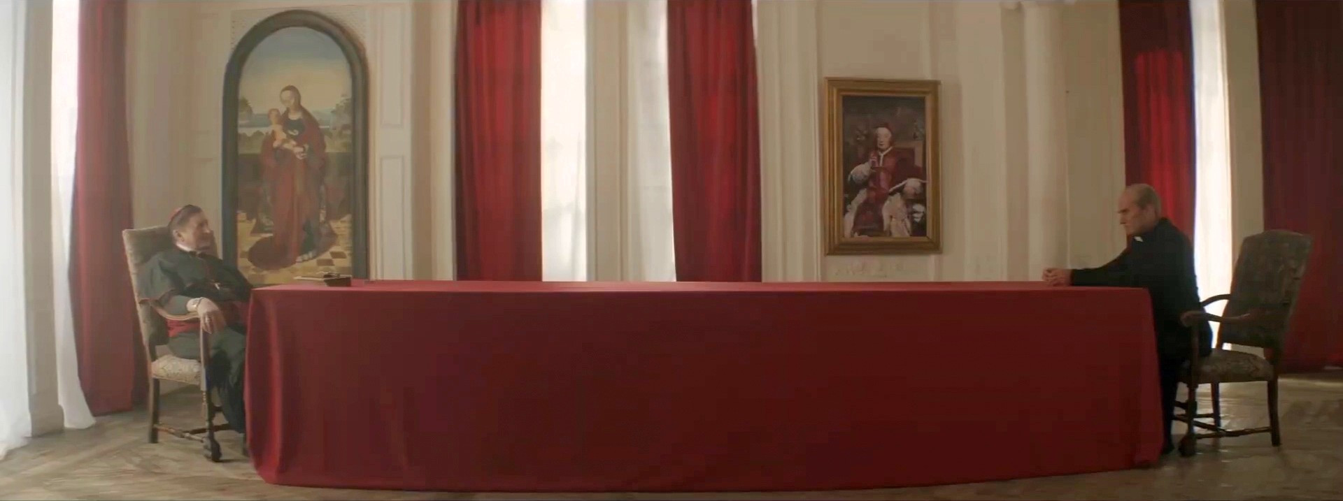 Прием у священнослужителя. Слева — Александр Лыков, справа — Егор Баринов (сын народного артиста Валерия Баринова)