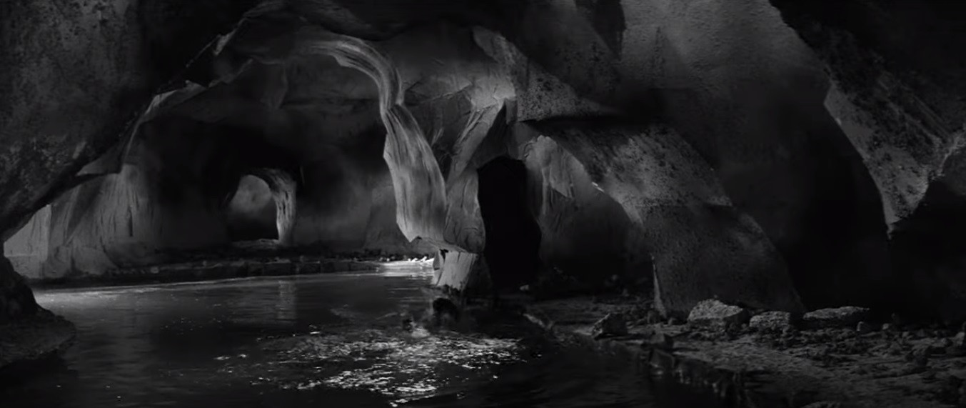 Кадр из&nbsp;фильма «Их&nbsp;знали только в&nbsp;лицо». Пещера в&nbsp;духе Фантомаса или декораций к&nbsp;следующему фильму Тимонишина, «Эксперимент доктора Абста», 1968&nbsp;г.