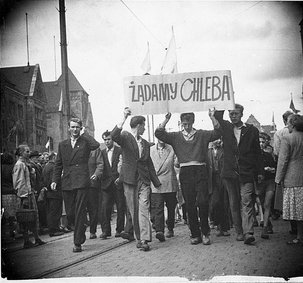 Митинг, сопровождавший забастовку в&nbsp;Познани. 1956&nbsp;год