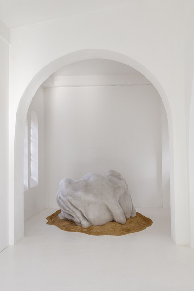 Зузанна Чебатул, Their New Power (Back), 2020. Выставка “The Singing Dunes” в&nbsp;<nobr>CAC-La</nobr> synagogue de Delme, Дельм