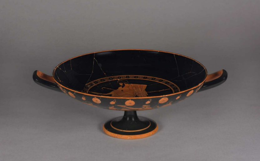 Red-figure kylix. 485BC-480BC. The Trustees of the British Museum