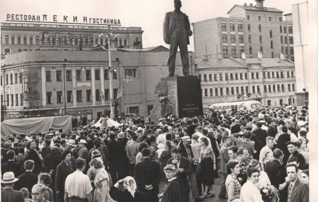 Демонстрации на Маяковской площади в 1960-е годы