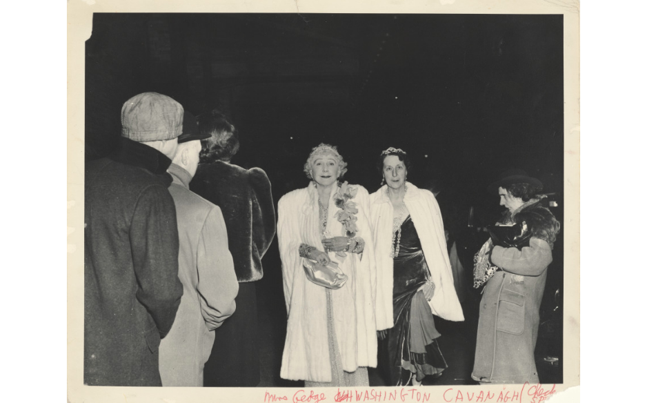 Weegee. The Critic. J. Paul Getty Museum.