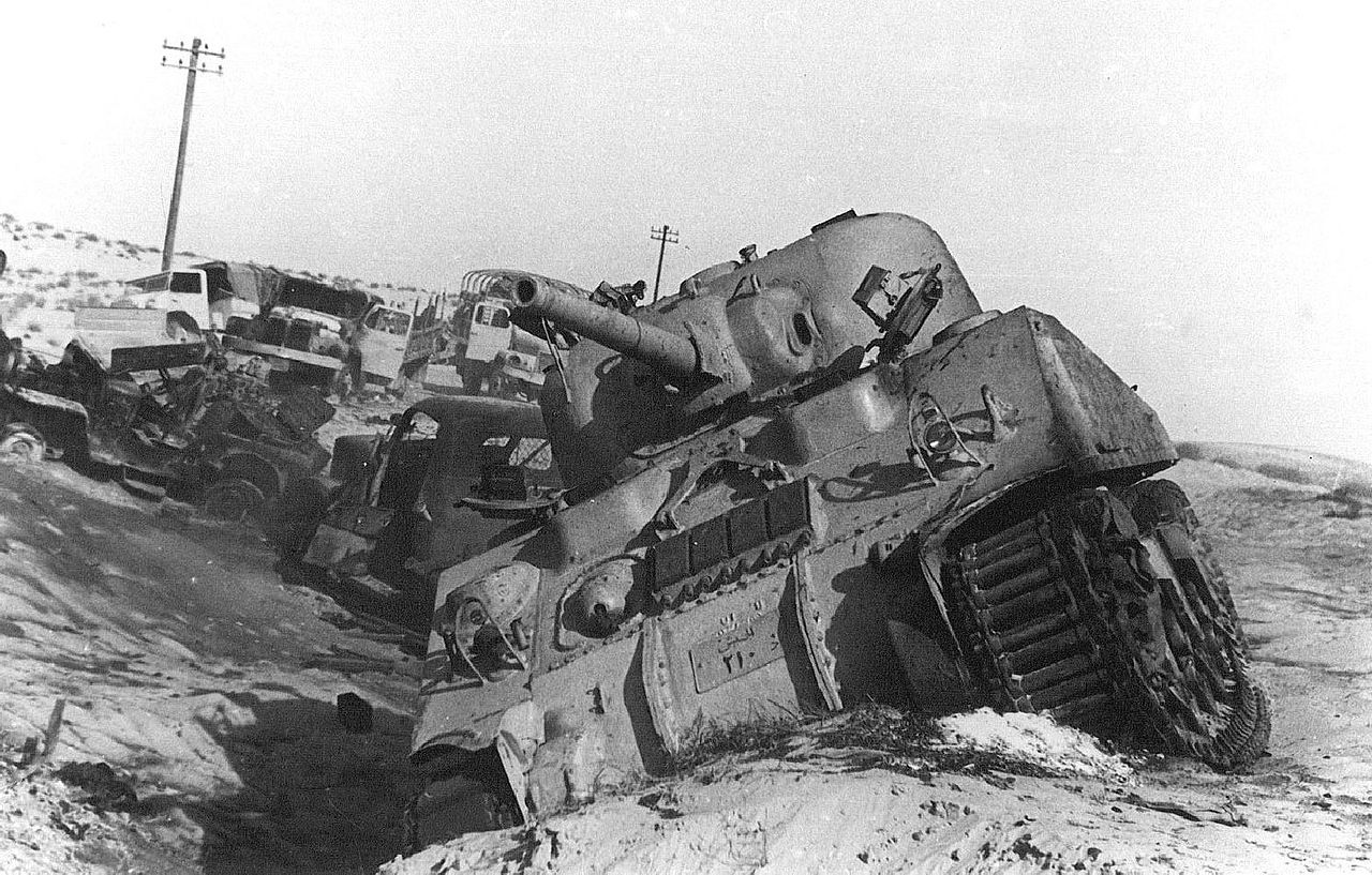 Подбитый египетский танк на&nbsp;Синае