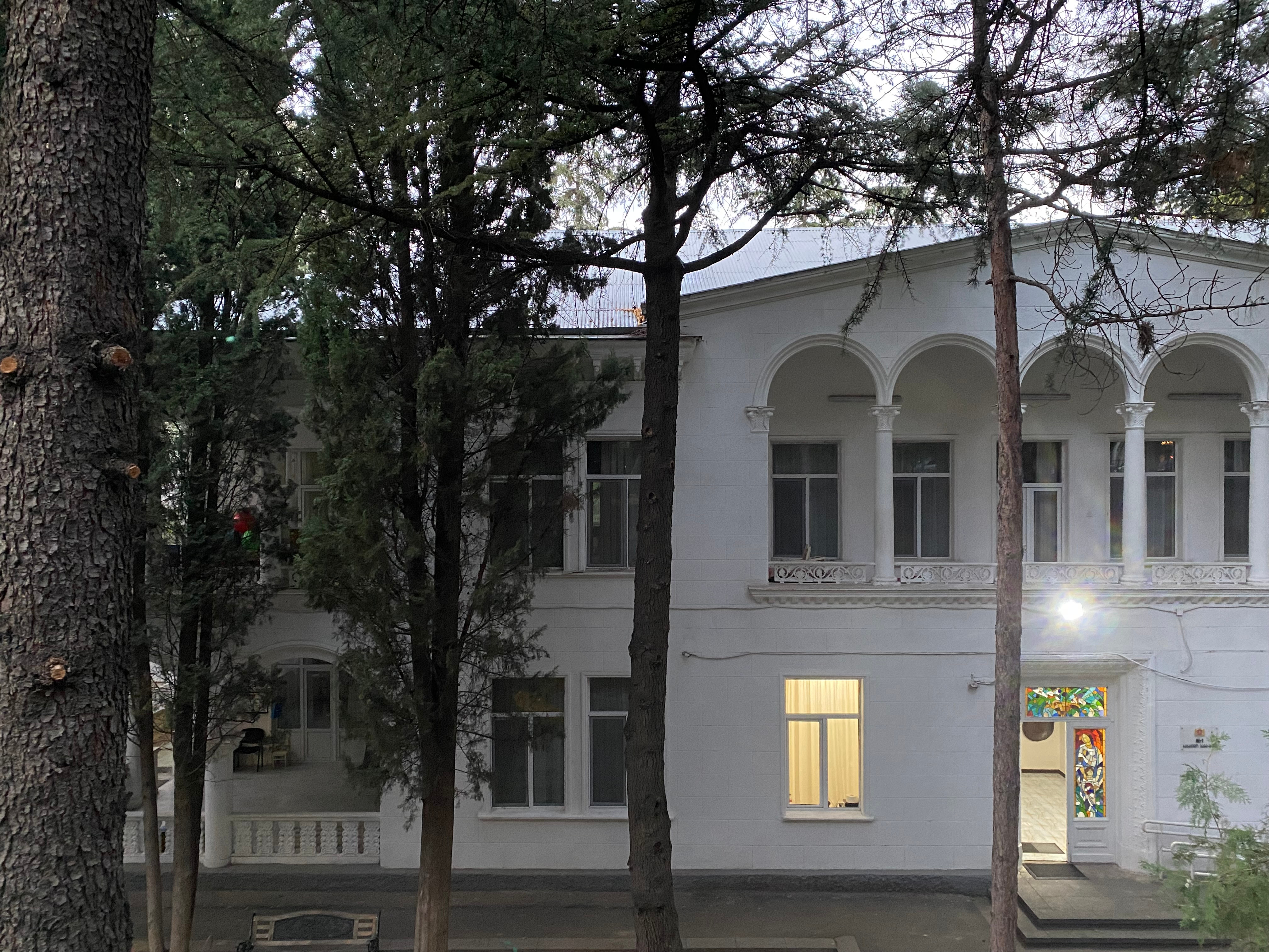 Фасад детского сада с&nbsp;улицы Абашидзе