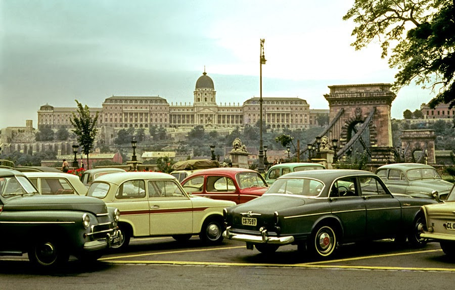 Частные автомобили в&nbsp;центре Будапешта. 1960-1970-е гг.