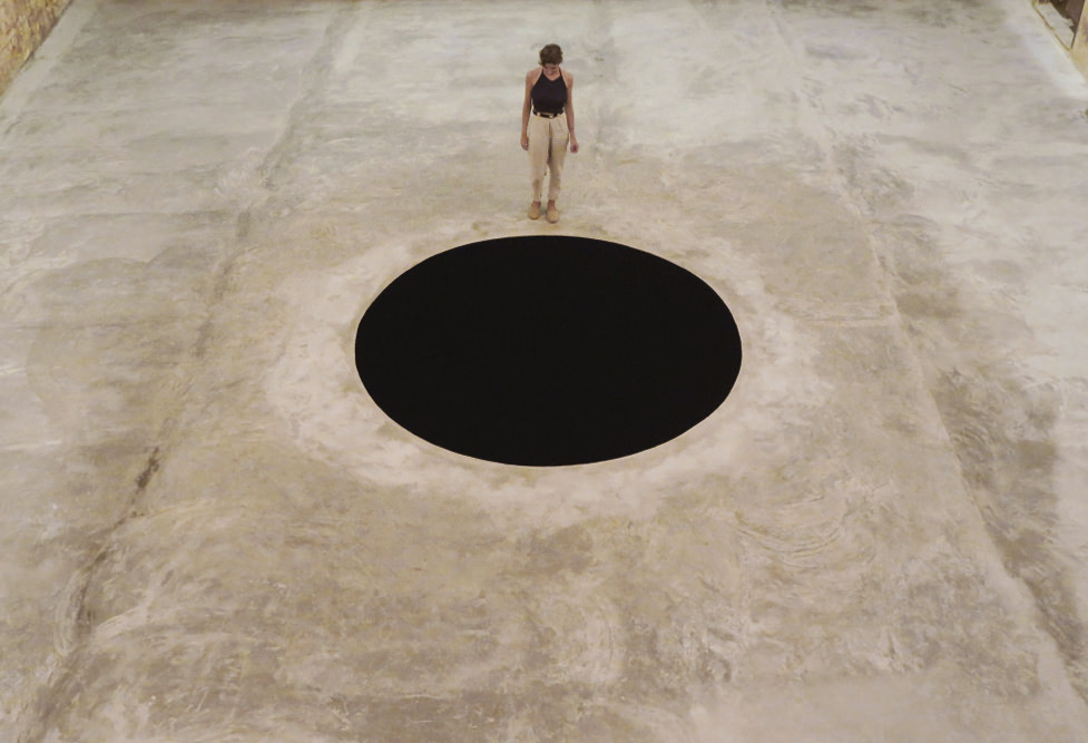 Anish Kapoor, Descent Into Limbo