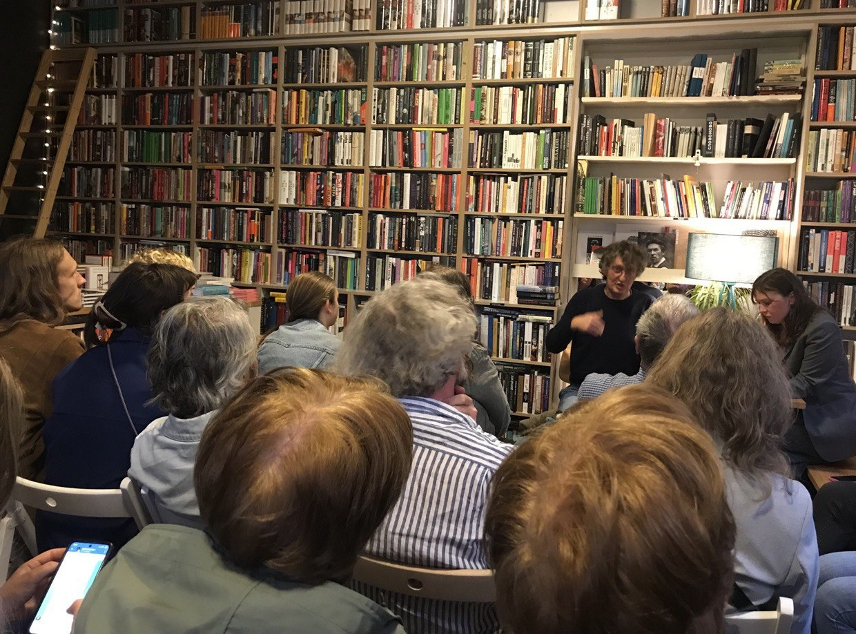 Презентация книги Генриха Киршбаума "Революция терпения. Беларуский бриколаж" в Babel Books Berlin 21 мая 2025. Фото: Ольга Бубич