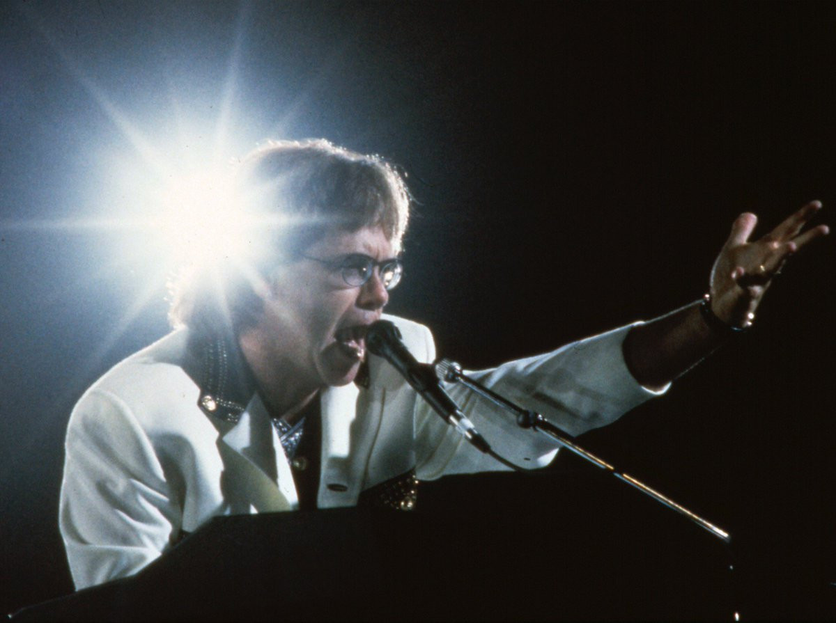 Элтон Джон во&nbsp;время концертного турне в&nbsp;поддержку альбома “The One”, Осло, Норвегия, 1992-й год.