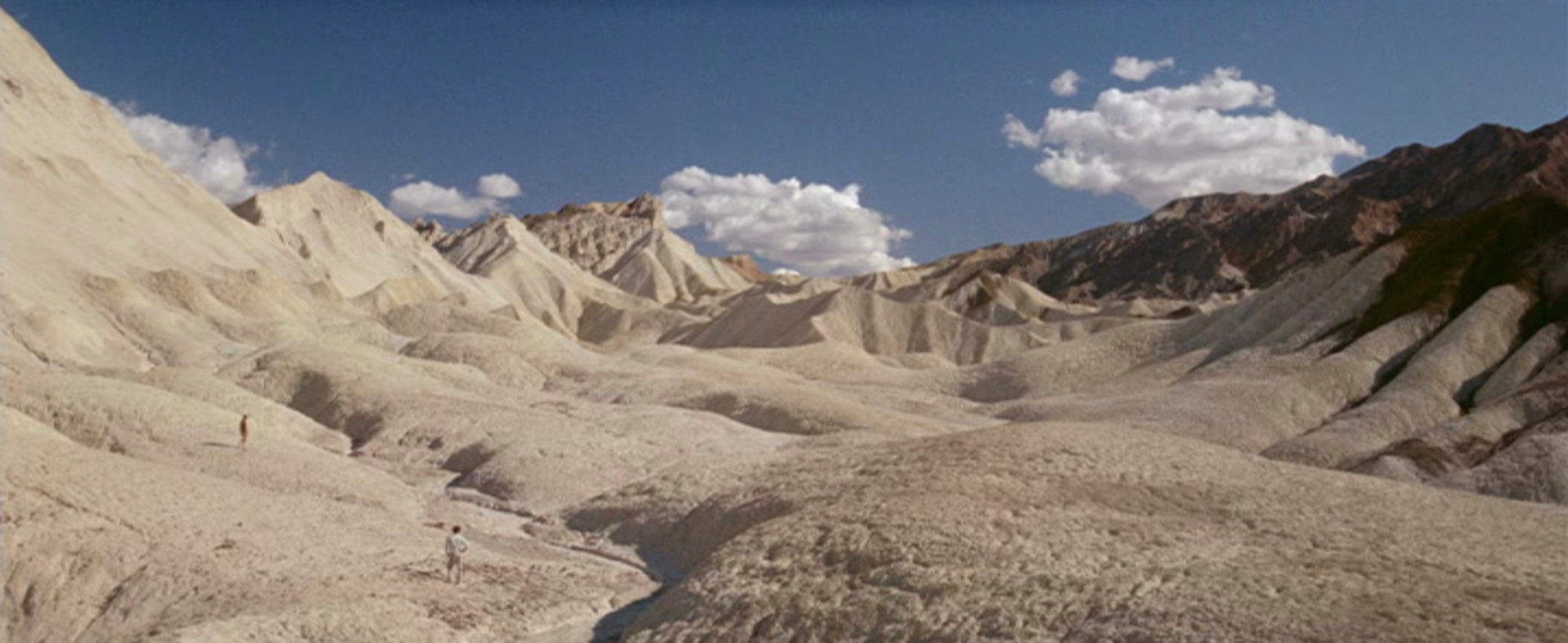 Кадр из&nbsp;фильма «Забриски-пойнт» (Zabriskie Point). 1970. США. Реж. Микеланджело Антониони