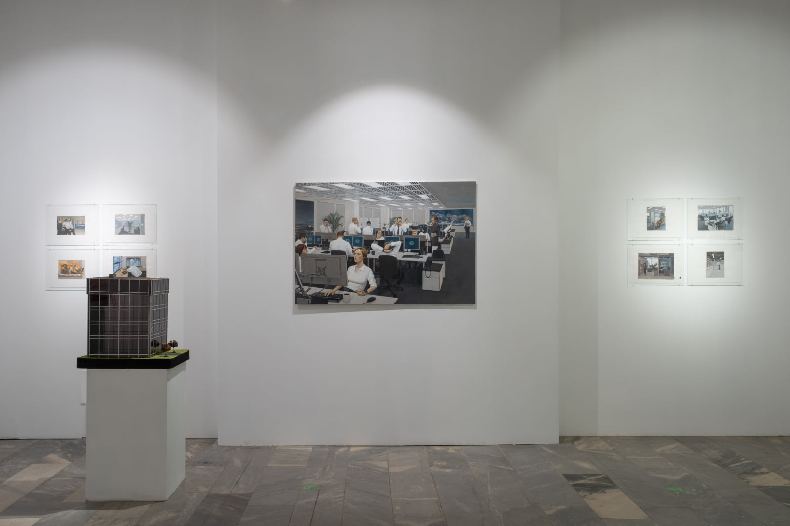 Проект «Офис» Марии Сафроновой. Фрагмент экспозиции. Фотографии Research Arts (2020)