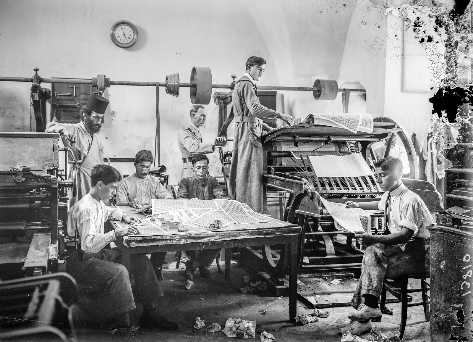 Печать первых марок Палестины. 1920 г. источник