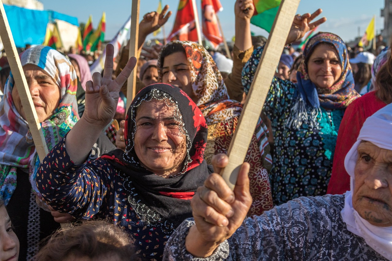 Курдские женщины на&nbsp;демонстрации. Фотография: Вилли Эффенбергер