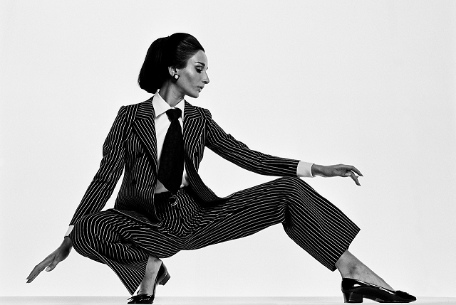 HARPER’S BAZAAR / Pantsuit: Yves Saint-Laurent / Model: Nati Abascal / Photo: Frank Horvat, 1967