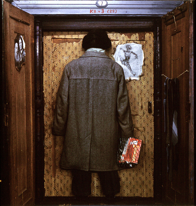 Дверь (Посвящается родителям моих родителей…). 1972