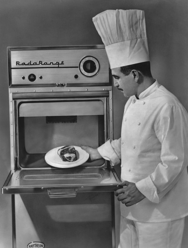 «RadaRange»&nbsp;— первая микроволновая печь на&nbsp;коммерческом рынке. Getty Images