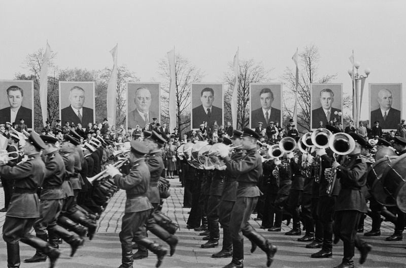 Майская демонстрация, 1964&nbsp;год // фото&nbsp;— Александр Чебуркин