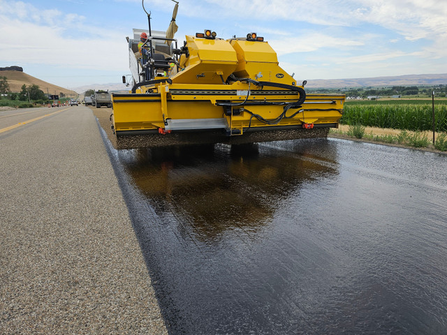 How Asphalt Milling Services Extend the Life of Your Parking Lot
