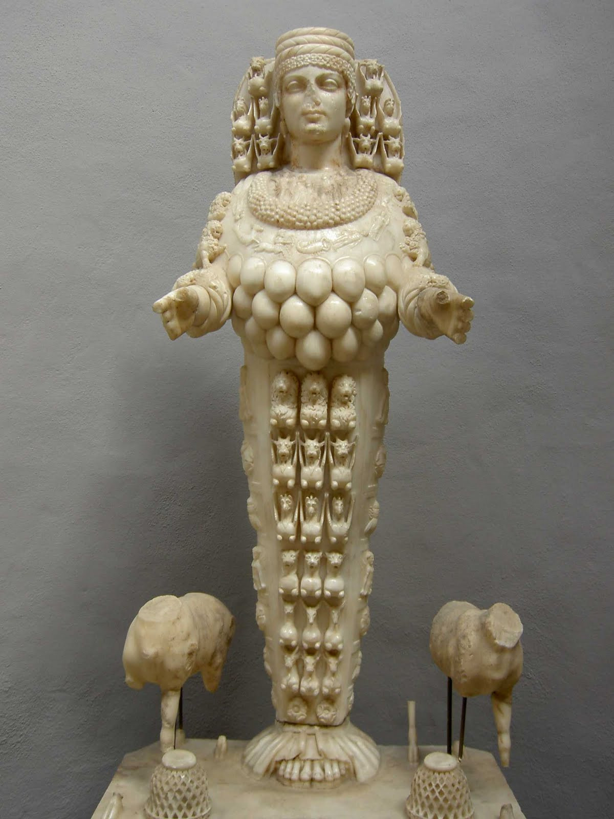 Артемида Эфесская. Эфесский археологический музей. Турция