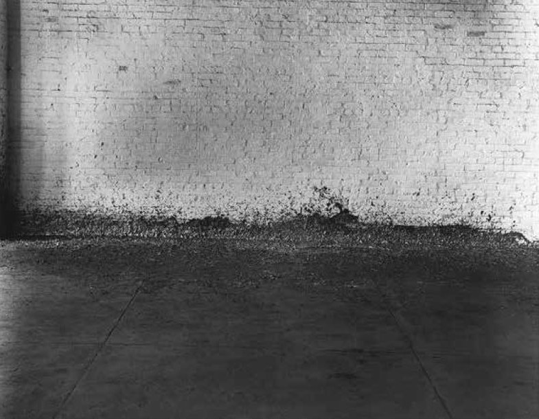 Ричард Серра, «Расплескивание», 1968. Свинец, неопределенные измерения. Работа уничтожена
