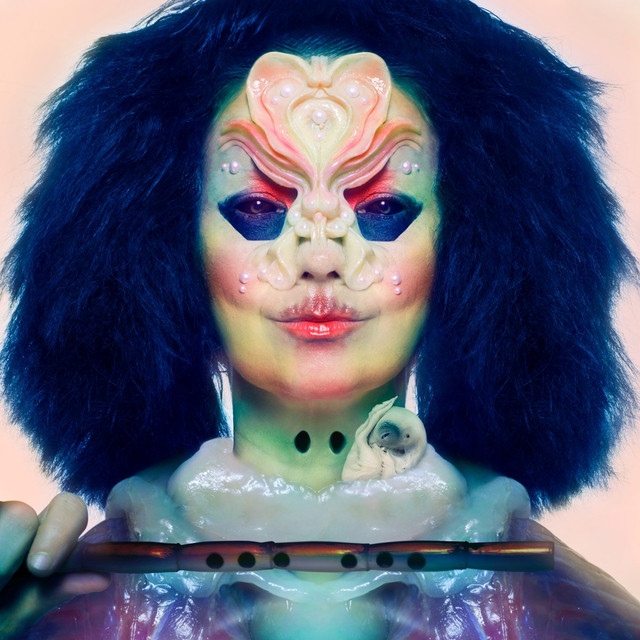 Пение не рожденных детей в новой утопической сказке Björk.