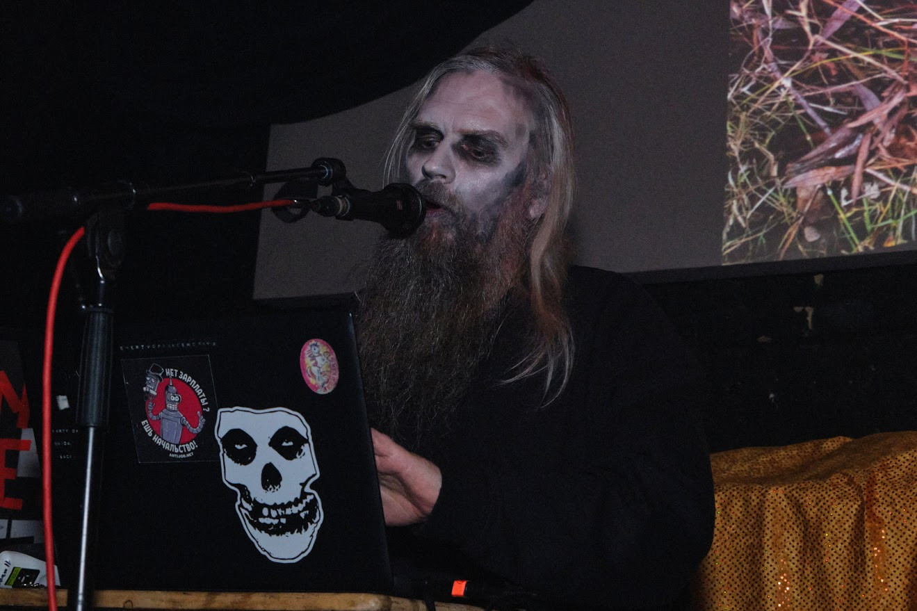 photo by rüdiger schestag