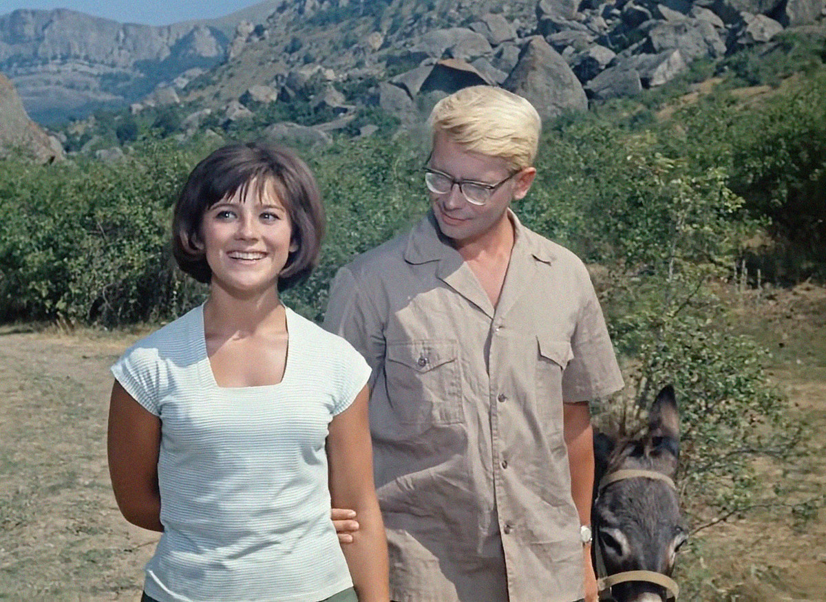 Шурик не может жениться на Нине, потому что они — символические Сын и Мать в координатах N-ского района.