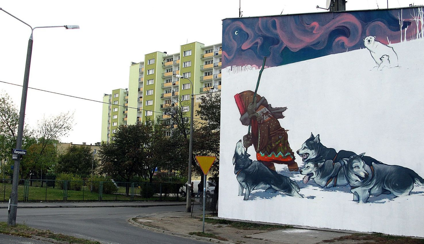 работа Etam Cru