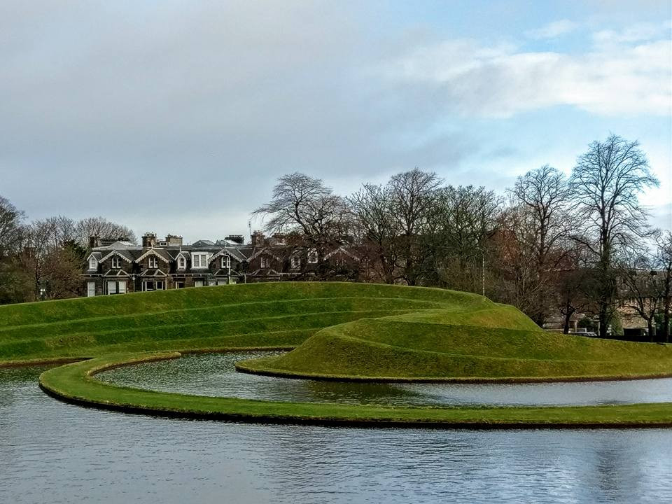 Ландшафтный парк скульптур, Ч.Дженкс. Шотландская национальная галерея современного искусства, Эдинбург. Фото автора